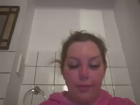 Snapshot of magical_mia chatting on 03-22-25, 06:14 magical mia online show from 03-22-25, 06:14