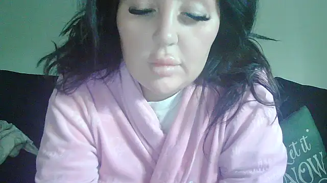 Snapshot of magical_mia chatting on 11-25-25, 09:42 magical mia online show from 11-25-25, 09:42