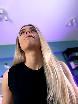 Snapshot of HaileyMadow chatting on 10-26-25, 07:14 HaileyMadow online show from 10-26-25, 07:14