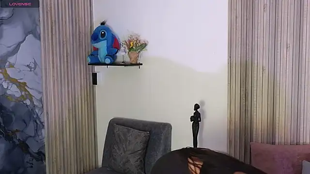 LissaWiild online show from 10-28-25, 01:25