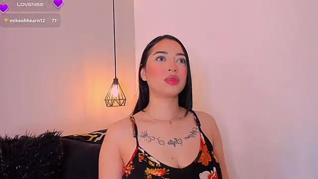 Snapshot of AnthonellaSweet chatting on 10-11-25, 12:26 AnthonellaSweet online show from 10-11-25, 12:26