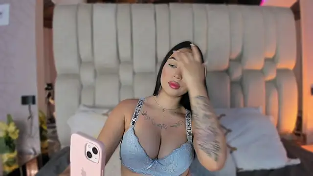 Snapshot of AnthonellaSweet chatting on 10-21-25, 11:44 AnthonellaSweet online show from 10-21-25, 11:44