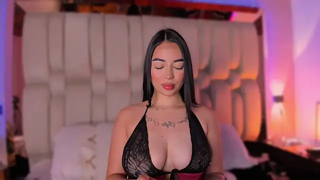 Snapshot of AnthonellaSweet chatting on 10-23-25, 11:20 AnthonellaSweet online show from 10-23-25, 11:20