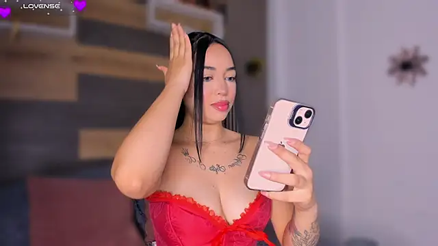 Snapshot of AnthonellaSweet chatting on 12-18-25, 11:49 AnthonellaSweet online show from 12-18-25, 11:49