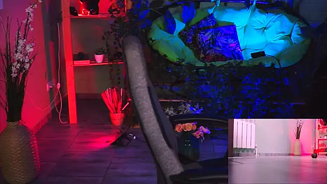 Snapshot of MonicaMaxwel chatting on 02-06-25, 11:54 MonicaMaxwel online show from 02-06-25, 11:54