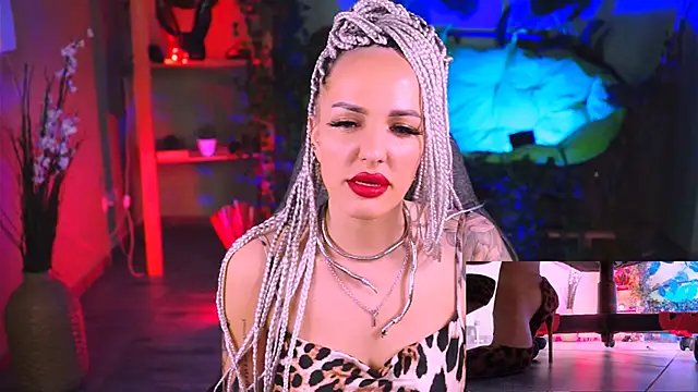 Snapshot of MonicaMaxwel chatting on 02-07-25, 04:24 MonicaMaxwel online show from 02-07-25, 04:24