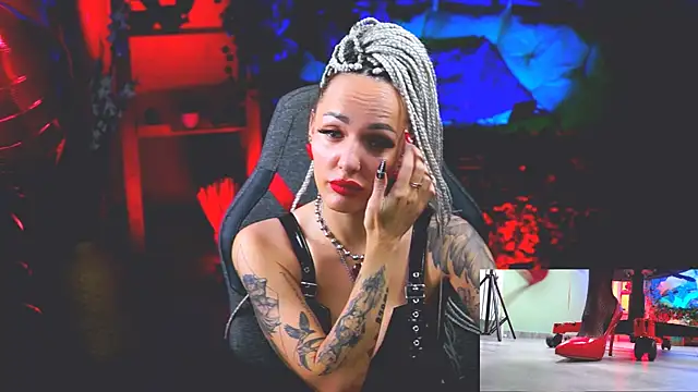 Snapshot of MonicaMaxwel chatting on 02-15-25, 12:11 MonicaMaxwel online show from 02-15-25, 12:11