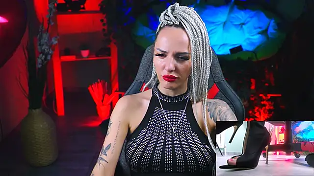 Snapshot of MonicaMaxwel chatting on 02-18-25, 06:15 MonicaMaxwel online show from 02-18-25, 06:15