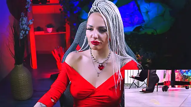 Snapshot of MonicaMaxwel chatting on 02-19-25, 12:11 MonicaMaxwel online show from 02-19-25, 12:11