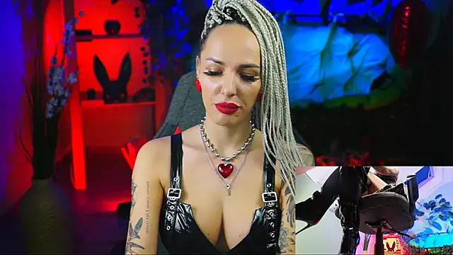 Snapshot of MonicaMaxwel chatting on 02-19-25, 03:16 MonicaMaxwel online show from 02-19-25, 03:16