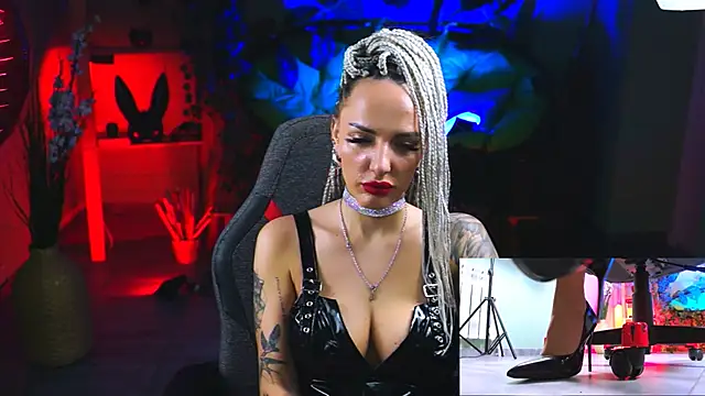 Snapshot of MonicaMaxwel chatting on 02-23-25, 06:01 MonicaMaxwel online show from 02-23-25, 06:01