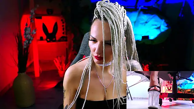 Snapshot of MonicaMaxwel chatting on 02-25-25, 02:44 MonicaMaxwel online show from 02-25-25, 02:44