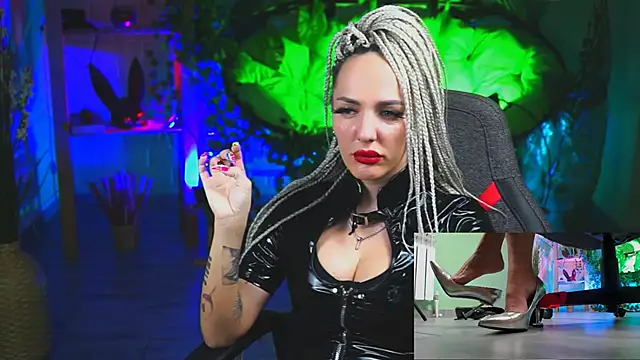 Snapshot of MonicaMaxwel chatting on 03-03-25, 03:31 MonicaMaxwel online show from 03-03-25, 03:31