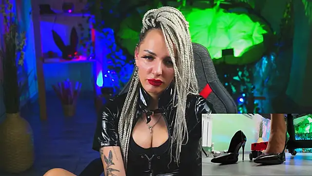 Snapshot of MonicaMaxwel chatting on 03-03-25, 06:33 MonicaMaxwel online show from 03-03-25, 06:33