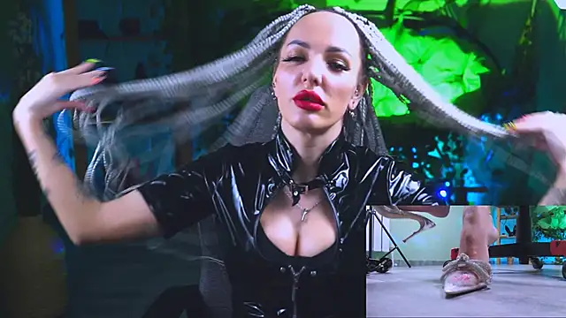 Snapshot of MonicaMaxwel chatting on 03-05-25, 06:23 MonicaMaxwel online show from 03-05-25, 06:23