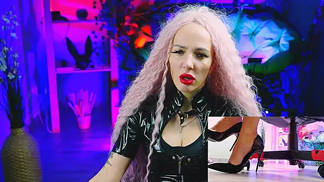 Snapshot of MonicaMaxwel chatting on 03-21-25, 03:13 MonicaMaxwel online show from 03-21-25, 03:13