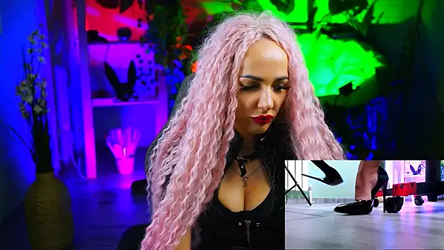 Snapshot of MonicaMaxwel chatting on 03-22-25, 02:47 MonicaMaxwel online show from 03-22-25, 02:47