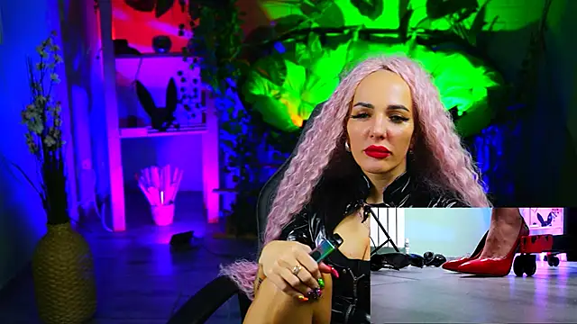 Snapshot of MonicaMaxwel chatting on 03-22-25, 05:52 MonicaMaxwel online show from 03-22-25, 05:52