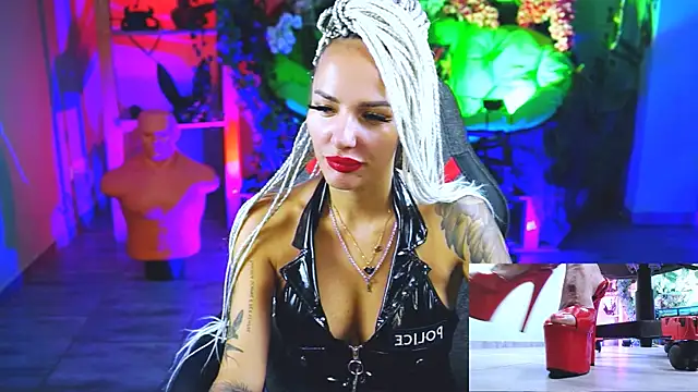 Snapshot of MonicaMaxwel chatting on 09-10-25, 11:10 MonicaMaxwel online show from 09-10-25, 11:10