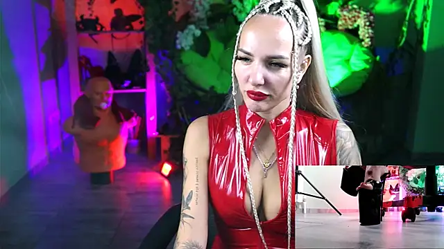 Snapshot of MonicaMaxwel chatting on 10-19-25, 10:49 MonicaMaxwel online show from 10-19-25, 10:49