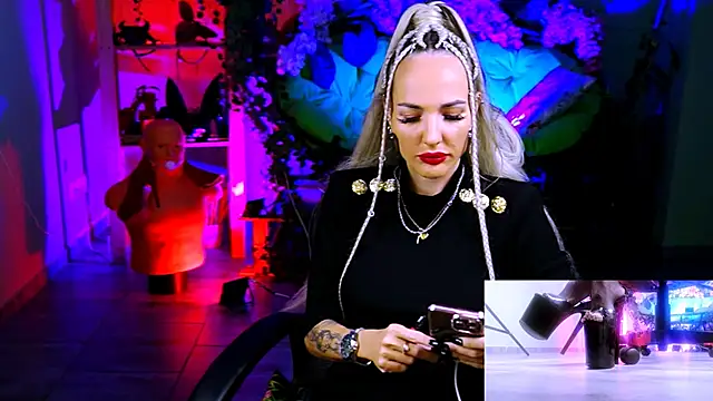 Snapshot of MonicaMaxwel chatting on 11-03-25, 11:11 MonicaMaxwel online show from 11-03-25, 11:11