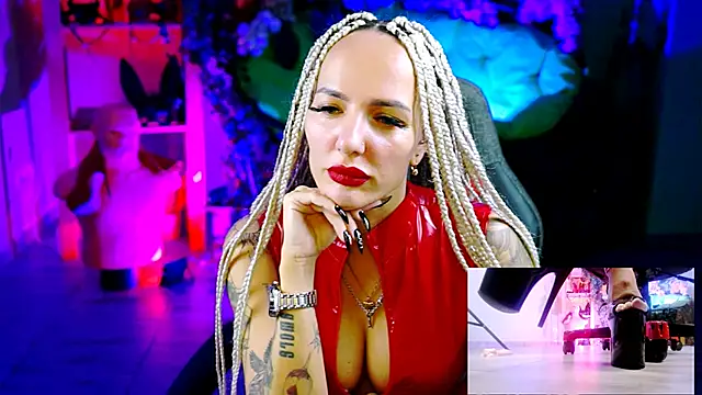 Snapshot of MonicaMaxwel chatting on 11-14-25, 10:58 MonicaMaxwel online show from 11-14-25, 10:58