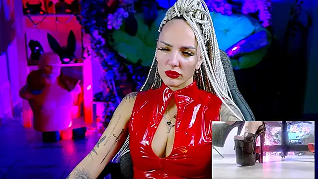 Snapshot of MonicaMaxwel chatting on 11-18-25, 11:14 MonicaMaxwel online show from 11-18-25, 11:14