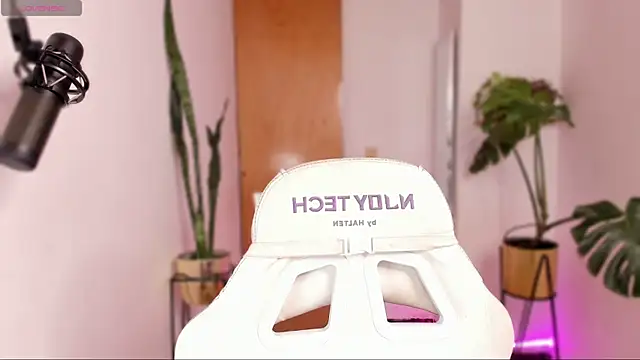 Snapshot of Gingerdoll__ chatting on 01-26-25, 12:58 Gingerdoll online show from 01-26-25, 12:58