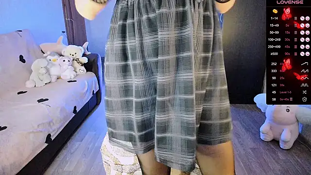 Snapshot of shimizyre___ chatting on 10-19-25, 10:05 shimizyre online show from 10-19-25, 10:05