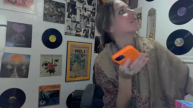 Snapshot of molly_witha_chance chatting on 01-23-25, 08:04 molly witha chance online show from 01-23-25, 08:04