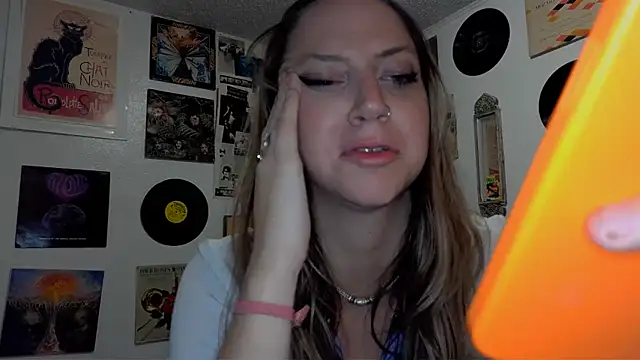 Snapshot of molly_witha_chance chatting on 01-24-25, 05:53 molly witha chance online show from 01-24-25, 05:53