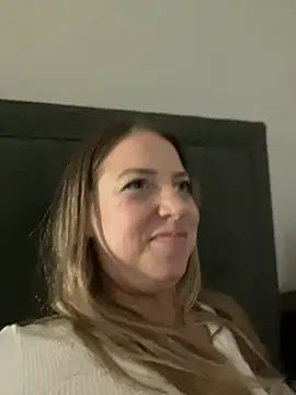 Snapshot of molly_witha_chance chatting on 02-16-25, 03:37 molly witha chance online show from 02-16-25, 03:37