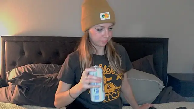 Snapshot of molly_witha_chance chatting on 02-22-25, 04:40 molly witha chance online show from 02-22-25, 04:40