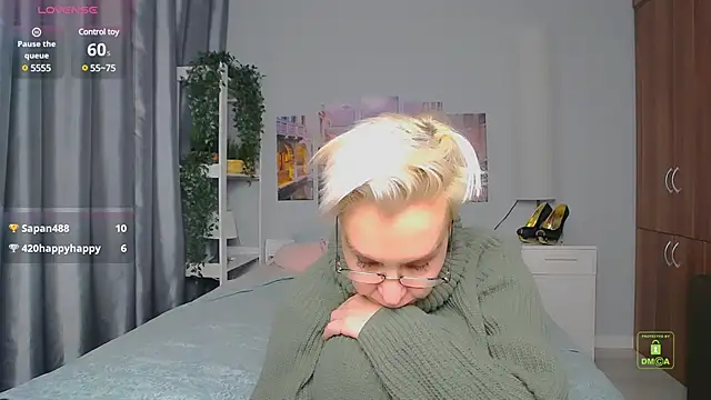 HelgaHimmell online show from 12-18-24, 01:26