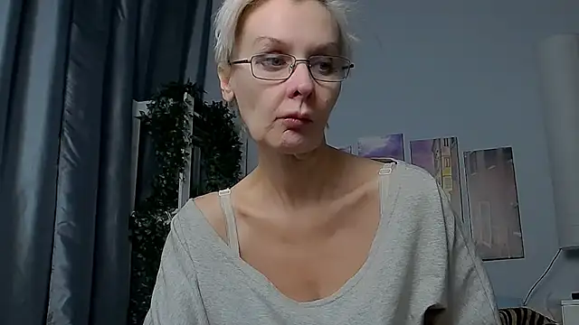 HelgaHimmell online show from 01-19-25, 03:50