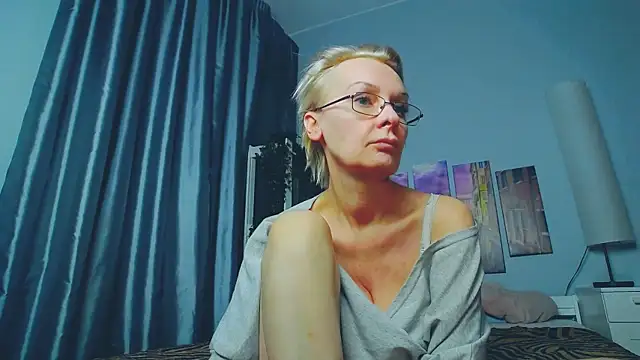 HelgaHimmell online show from 03-16-25, 01:07