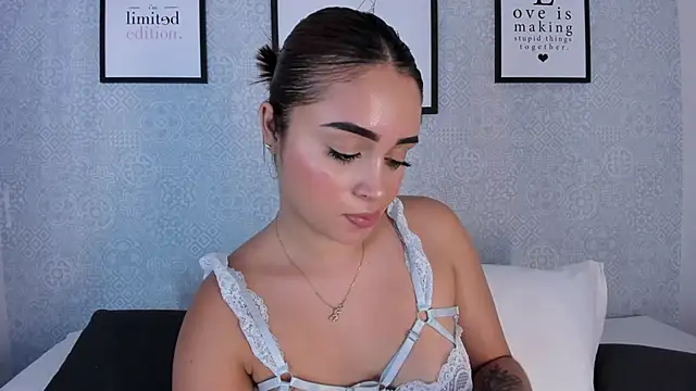 sophia 98 online show from 02-17-25, 08:04