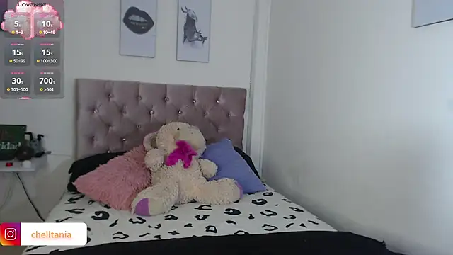 Snapshot of chell_gh chatting on 12-21-24, 09:36 chell gh online show from 12-21-24, 09:36