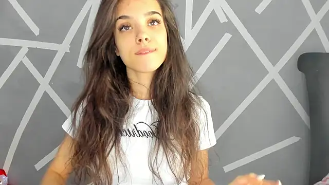 Snapshot of BabyAylin chatting on 12-18-24, 05:59 BabyAylin online show from 12-18-24, 05:59