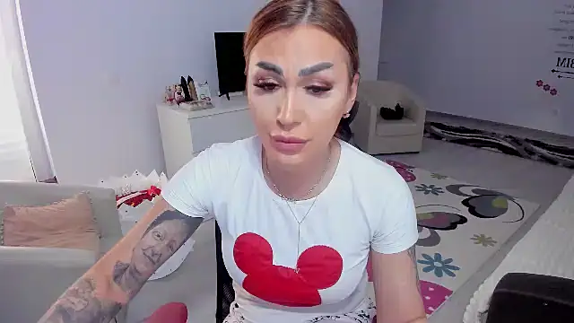 GlossyDiamondX online show from 02-20-25, 02:02