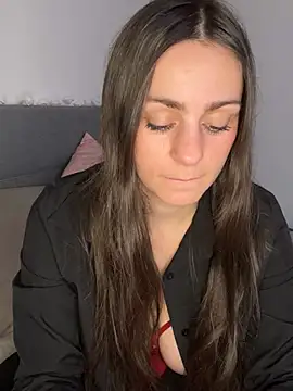 Snapshot of Loella-Rose chatting on 12-10-24, 08:51 Loella-Rose online show from 12-10-24, 08:51