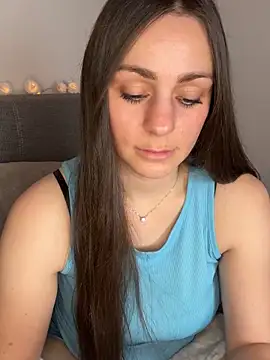 Snapshot of Loella-Rose chatting on 02-09-25, 11:25 Loella-Rose online show from 02-09-25, 11:25