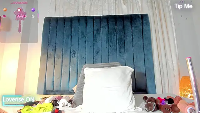 Snapshot of blondehorny69 chatting on 09-08-25, 07:24 blondehorny69 online show from 09-08-25, 07:24