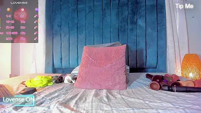 Snapshot of blondehorny69 chatting on 10-11-25, 07:34 blondehorny69 online show from 10-11-25, 07:34