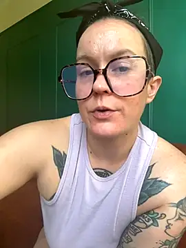 quinnmariexo online show from 10-05-25, 02:48