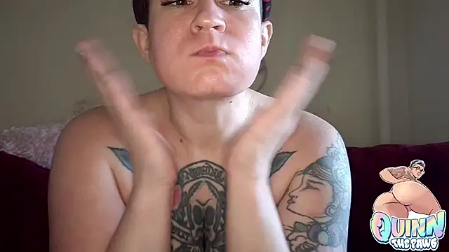 quinnmariexo online show from 11-24-25, 04:51