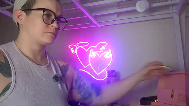 quinnmariexo online show from 02-17-26, 05:26