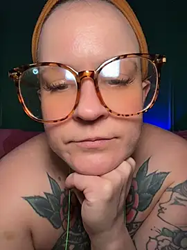 quinnmariexo online show from 05-23-26, 07:40