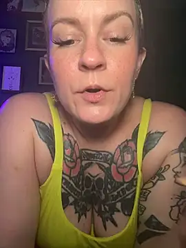 Snapshot of quinnmariexo chatting on 07-18-26, 11:52 quinnmariexo online show from 07-18-26, 11:52