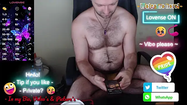 Snapshot of RealManHaveHairy chatting on 09-26-25, 05:33 RealManHaveHairy online show from 09-26-25, 05:33